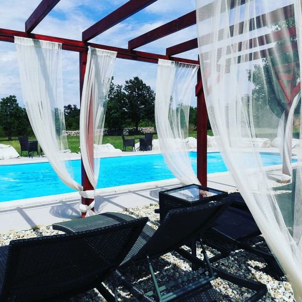 Stancija Negričani, Stancija Negričani s bazenom u Istri Div&scaron;ići